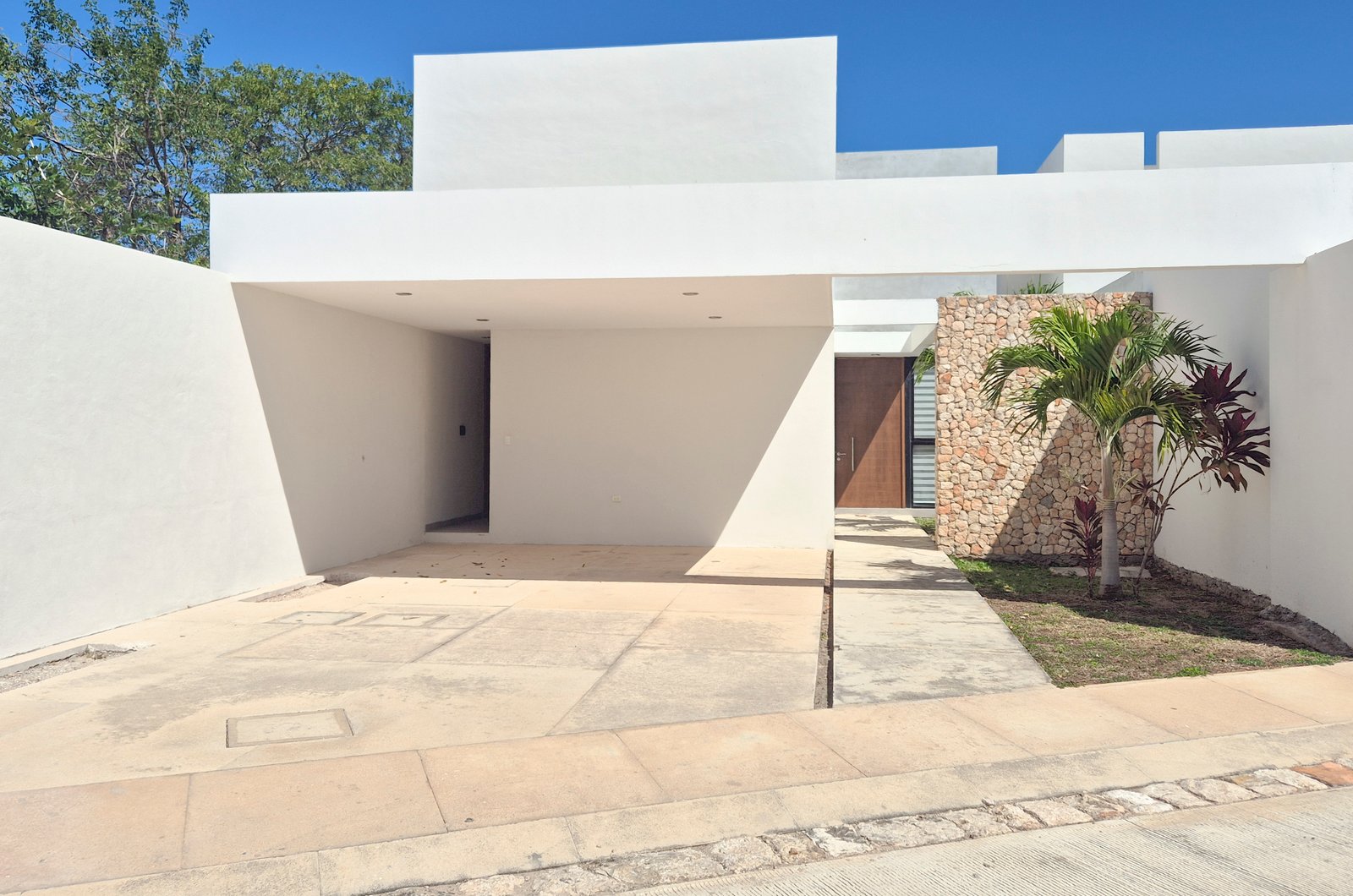 1920-Casa-en-Venta-en-Merida-Olisea-Residencial-habitacion-en-planta-baja-y-alberca (3).jpg